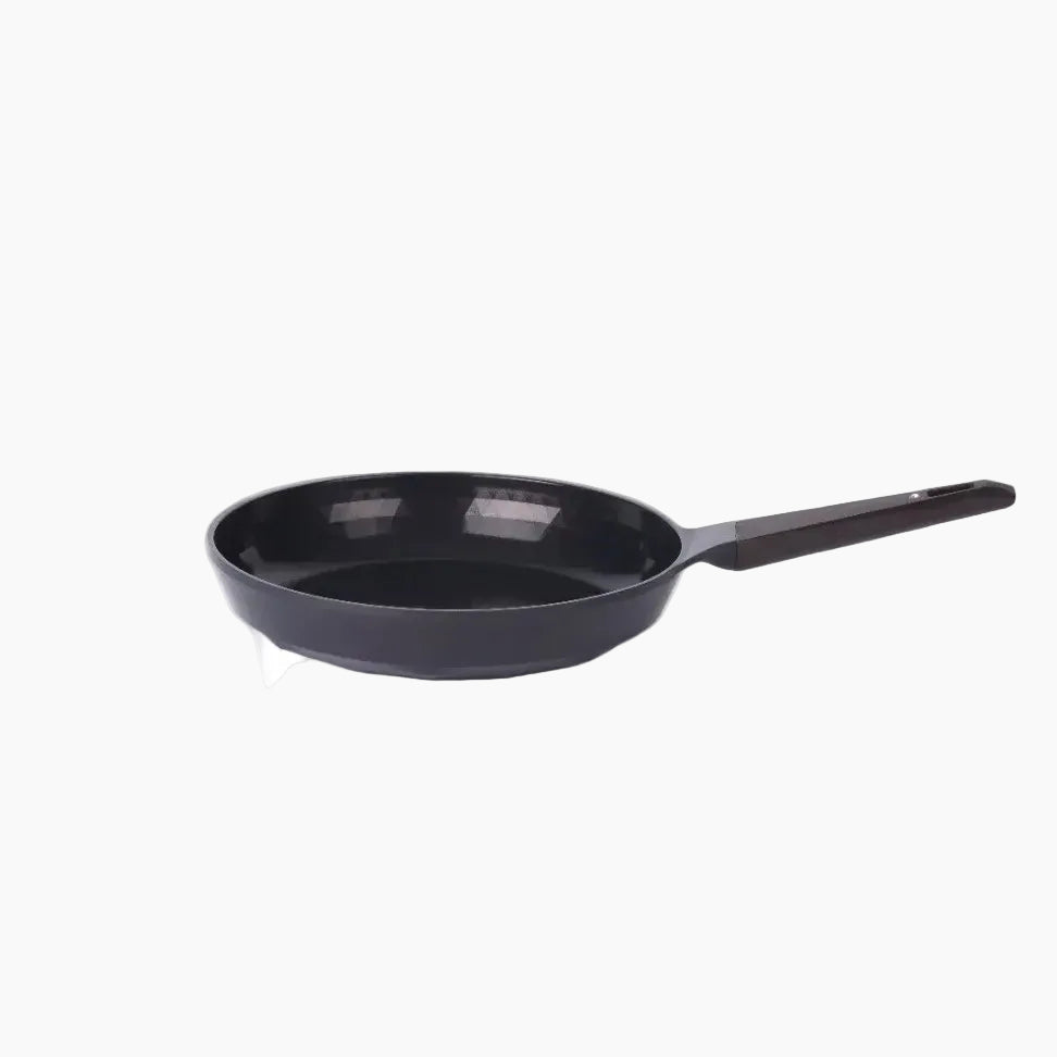 carat 10" frying pan