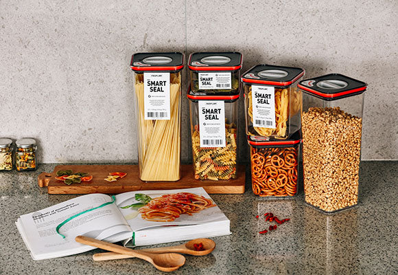 🇫🇷 Description SEO – Sets d'épices pour la cuisine | Organisateur d'épices élégant et pratique
Ajoutez du style et de l'organisation à votre cuisine avec notre set d'épices pour la cuisine. Conçu pour les amateurs de saveurs et les chefs à domicile, ce set est parfait pour garder toutes vos épices préférées à portée de main, bien rangées et toujours fraîches.

Caractéristiques principales :

Design moderne et compact, idéal pour toutes les cuisines

Pots en verre ou plastique durable avec couvercles hermé